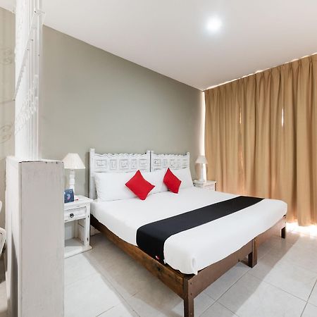 Suites Internacional Сапопан Экстерьер фото